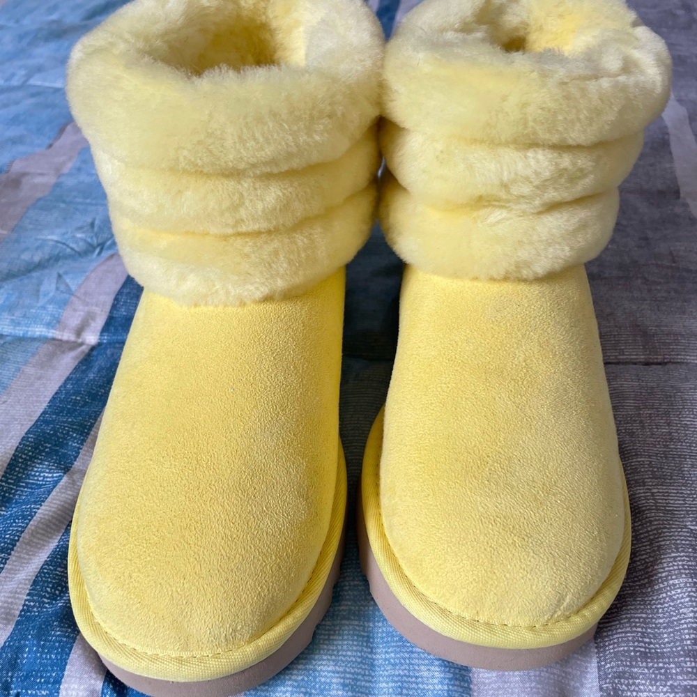 UGG Fluff Mini Quilted yellow women’s 6 No box